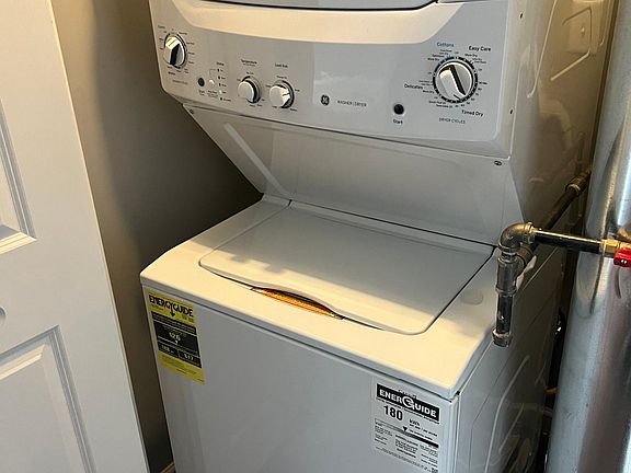 4th image of 2731 S Whipple St #1