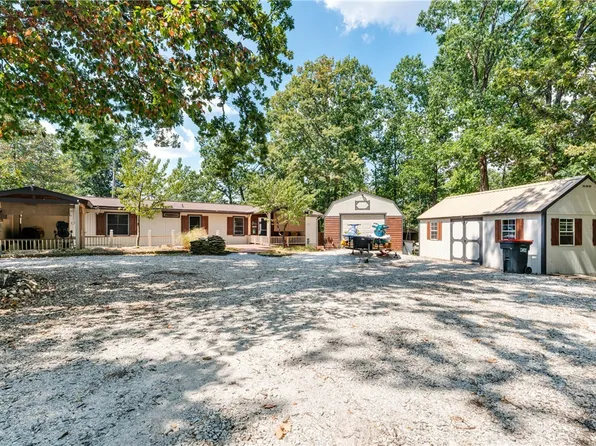 8025 Anchor Dr, Rogers, AR 72756