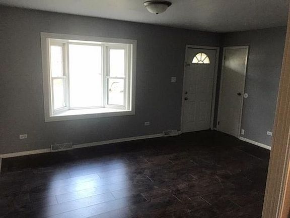 4th image of 322 E Rose St