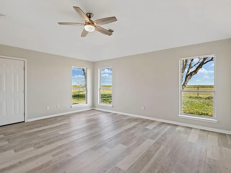 2445 Woods Rd — Photo 14