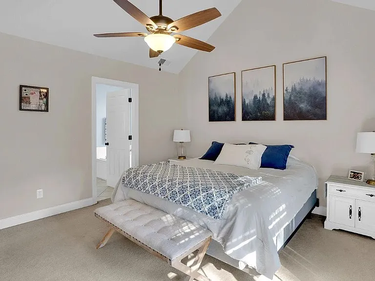 1005 Tarrytown Ln — Photo 21