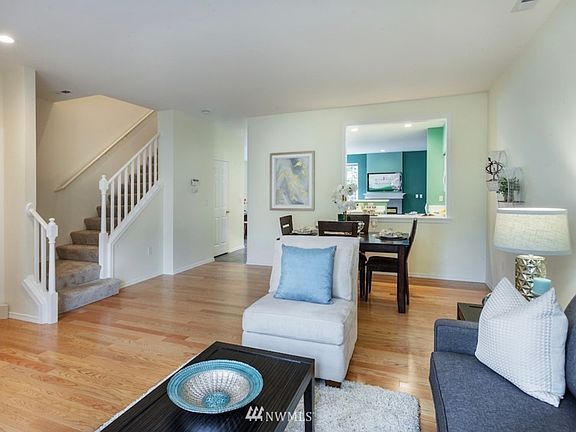 3rd image of 547 227th Ct NE #11