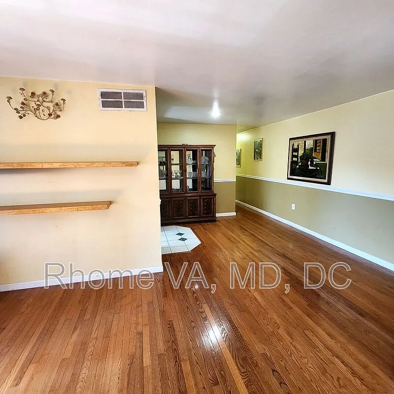 2 bed, 1.0 bath, $2,000 — Photo 2