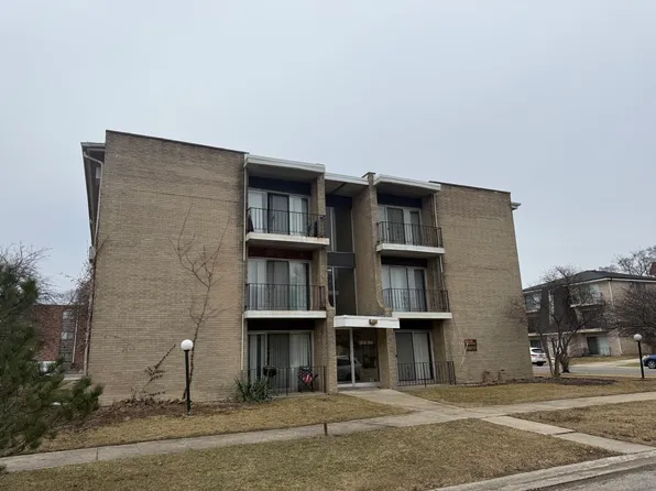 2107 177th St APT 2D, Lansing, IL 60438