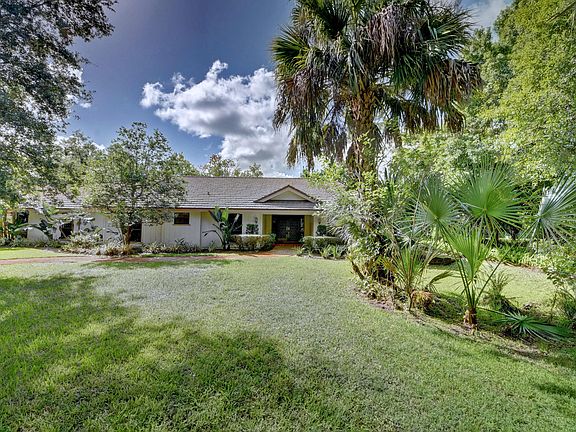 3rd image of 8133 Saratoga Way