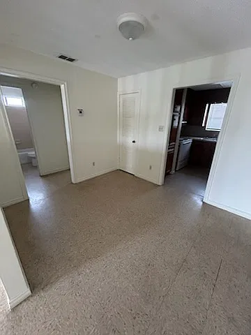 512 Gastel Circle - 3 — Photo 2