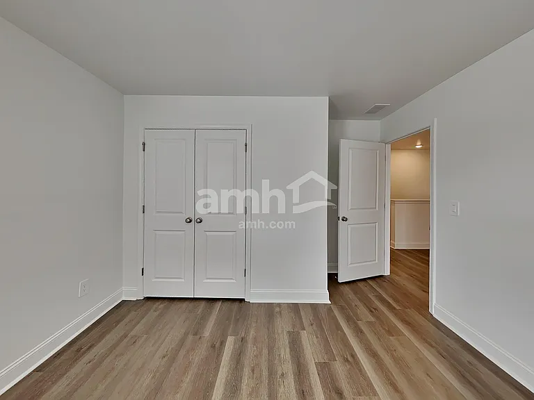 116 Punderson Dr — Photo 12