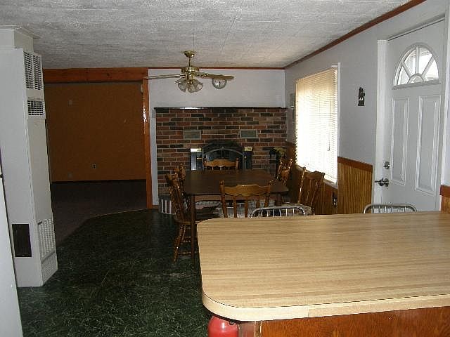 2nd image of 1588 Flint Rd