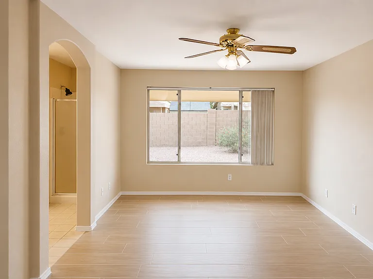 832 W Silver Creek Rd — Photo 14