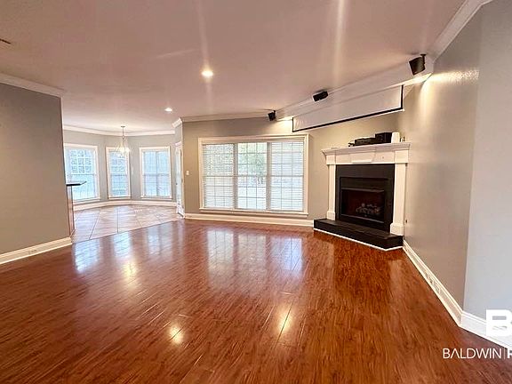 3rd image of 23289 McPhillips Rd