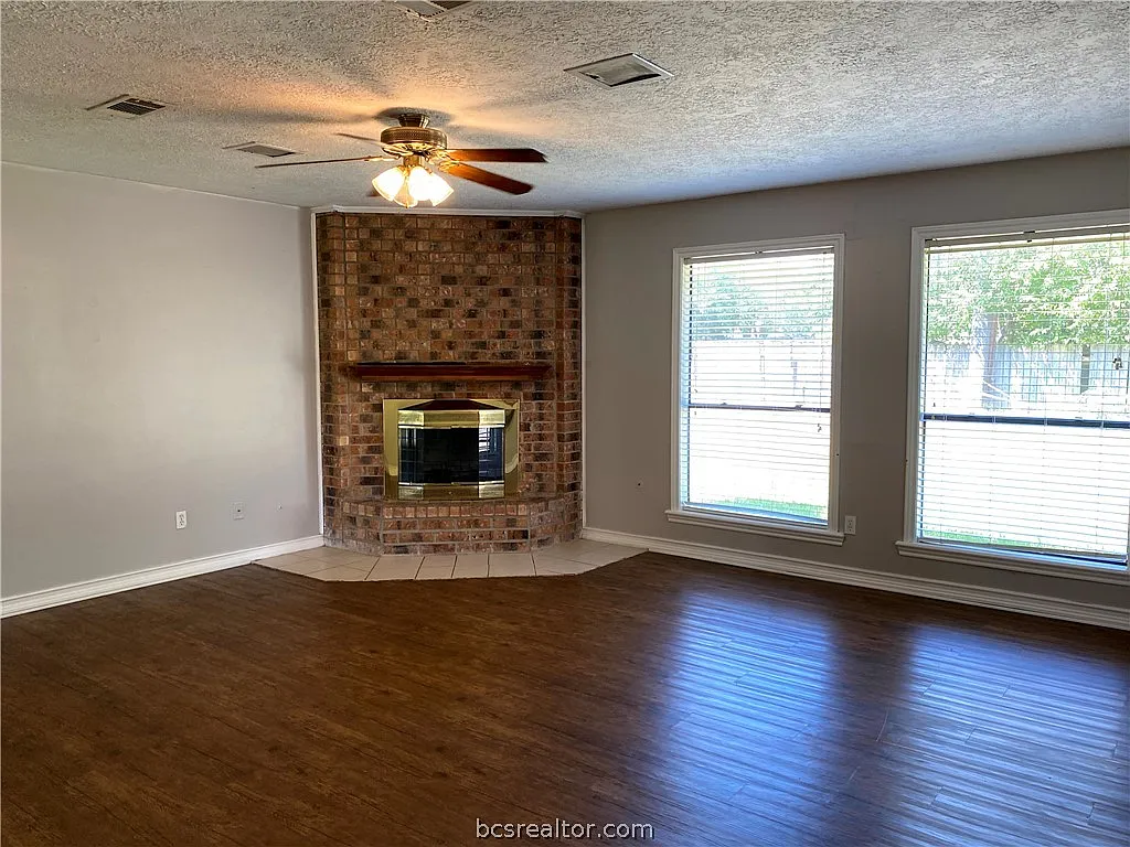 3 bed, 1468 sqft, $1,825 — Photo 2