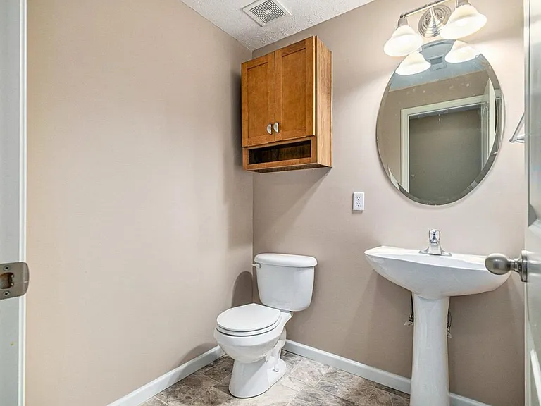 14463 Reynolds St — Photo 10