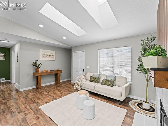 5th image of 1812 Chapel Hills Dr