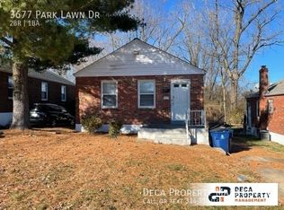 3677 Park Lawn Dr, Saint Louis, MO 63125