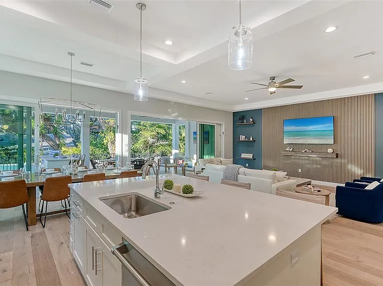 1537 Siesta Dr — Photo 17