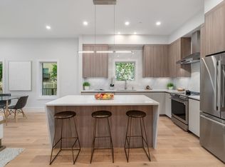 2202 Commonwealth Ave #2, Auburndale, MA 02466