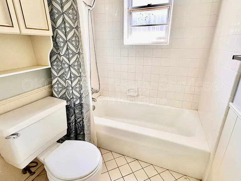 12109 Camelot Dr — Photo 22