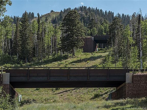 5th image of 126 White Pine Canyon Rd