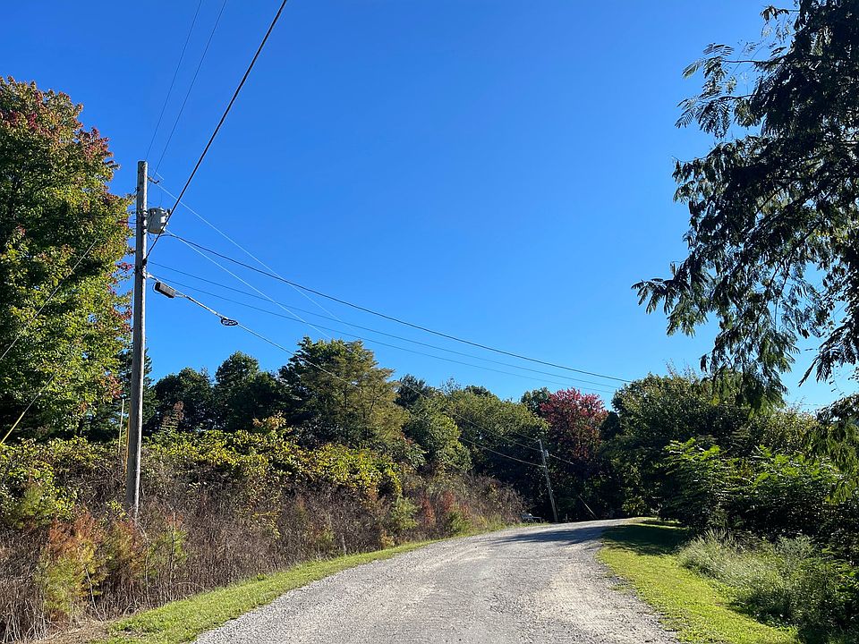 2nd image of 431 Adkins Trl