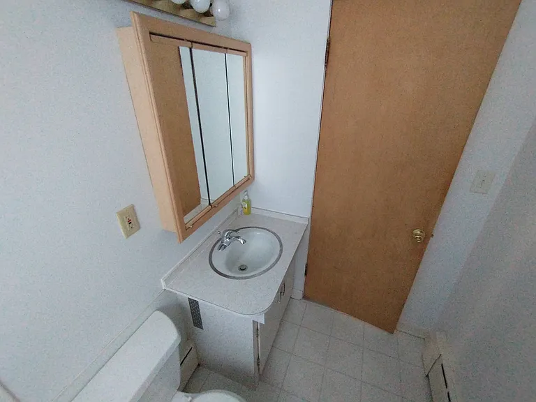 Bathroom, full tub/shower