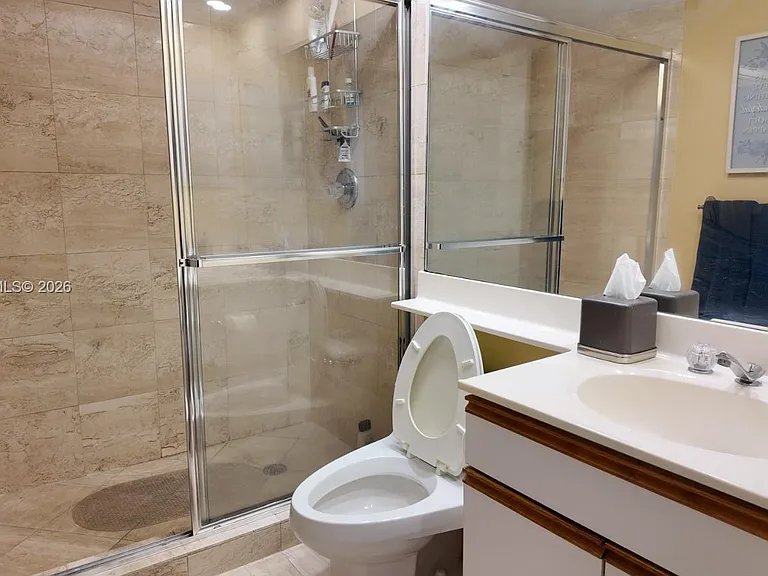 3600 Mystic Pointe Dr #1111 — Photo 21
