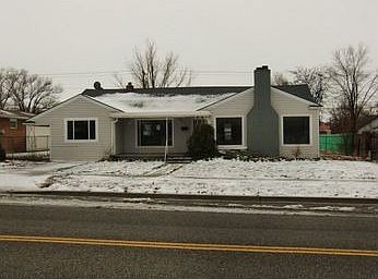 1st image of 905 Broadway Ave N