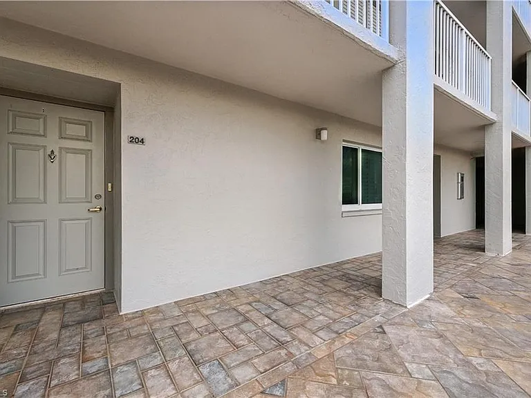 26000 Hickory Blvd #204 — Photo 3