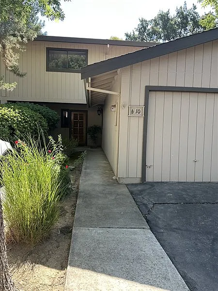 3401 Bermuda Ave APT 10 photo 1