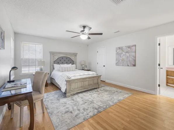 1730 Village Pkwy, Gulf Breeze, FL 32563