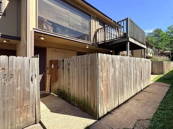 23 Lakeway St, Conroe, TX 77304