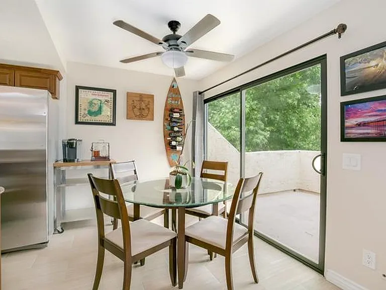333 N Melrose Dr #F — Photo 26