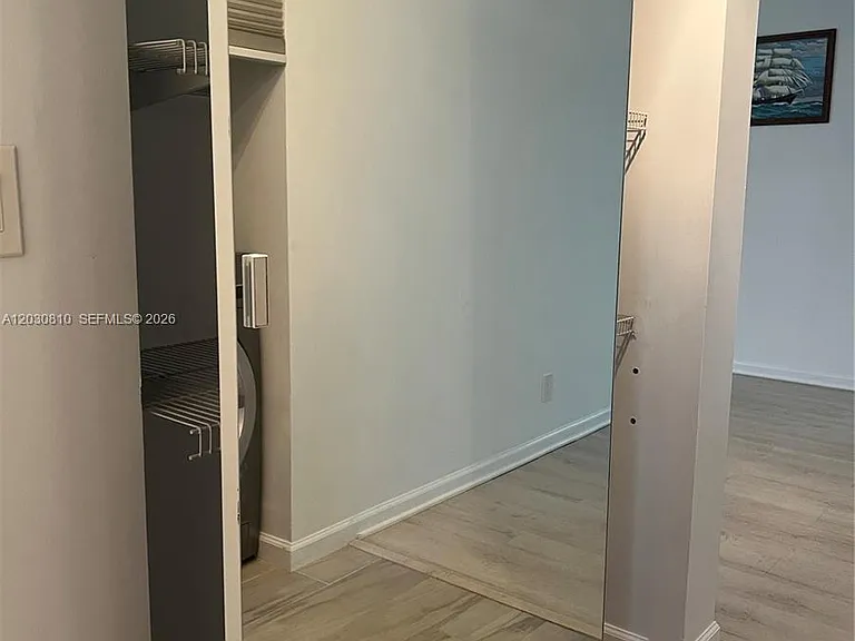 225 SE 16th Ave #2 — Photo 19