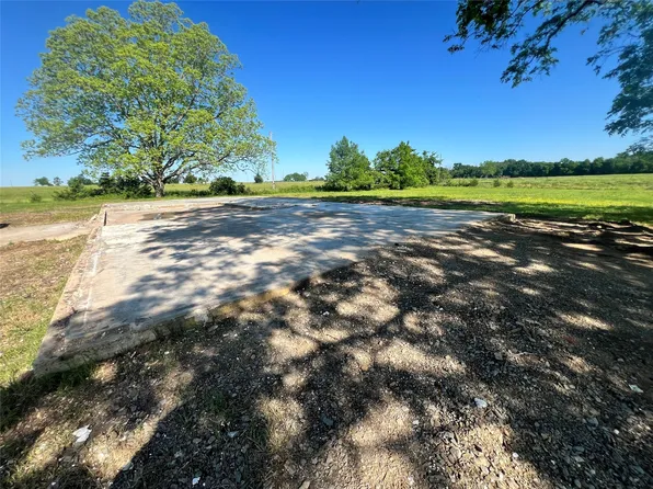 308 Farm Road 3390, Clarksville, TX 75426