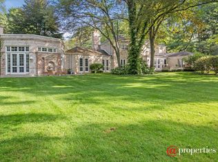 160 Woodley Rd, Winnetka, IL 60093