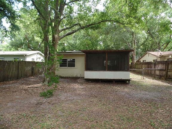 5th image of 8110 El Portal Dr