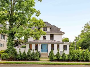 24 Hampden St, Wellesley, MA 02482