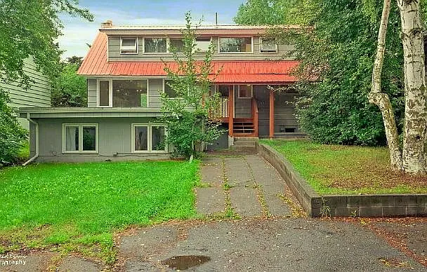 Back entry to this apartment