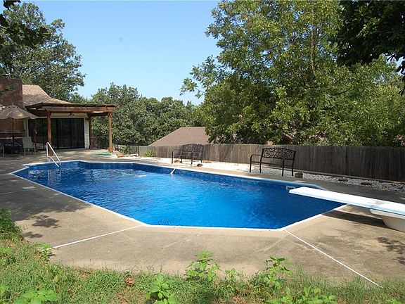 3rd image of 1404 N Hills Blvd