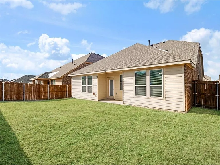 2109 Lake Hawthorne Trl — Photo 22