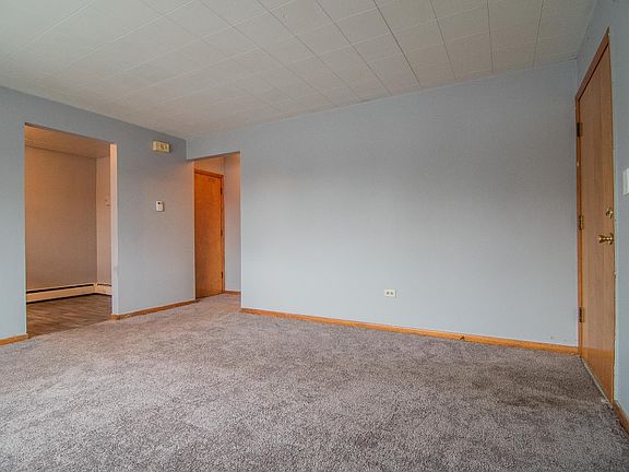 3rd image of 4851 Indianapolis Blvd APT 6