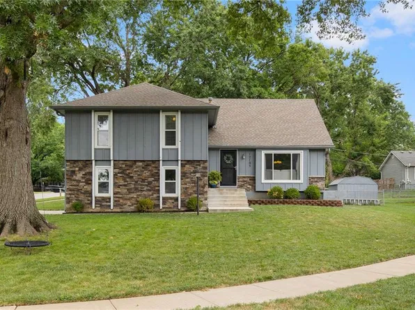 12705 W 99th Ter, Lenexa, KS 66215
