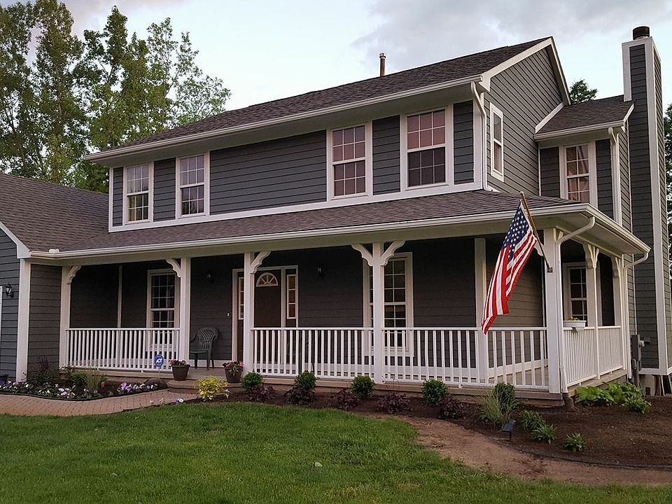 4 bed updated on 10.1 acres