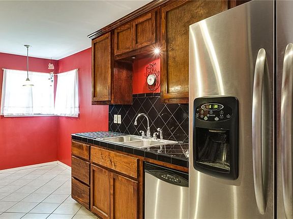 5th image of 410 Quince Cir