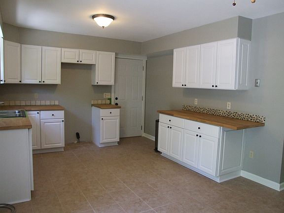 5th image of 2307 Capistrano St