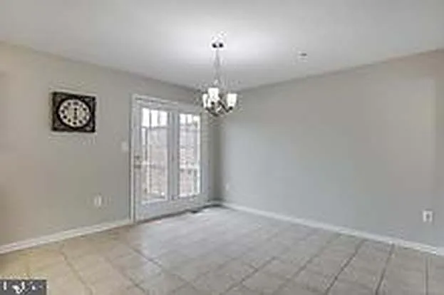 350 Cambridge Pl — Photo 7
