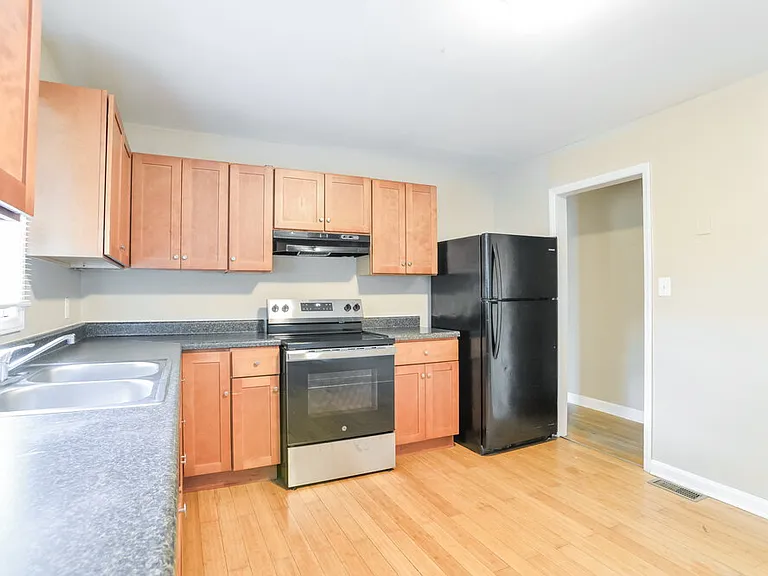 3304 Sunset Rd — Photo 6