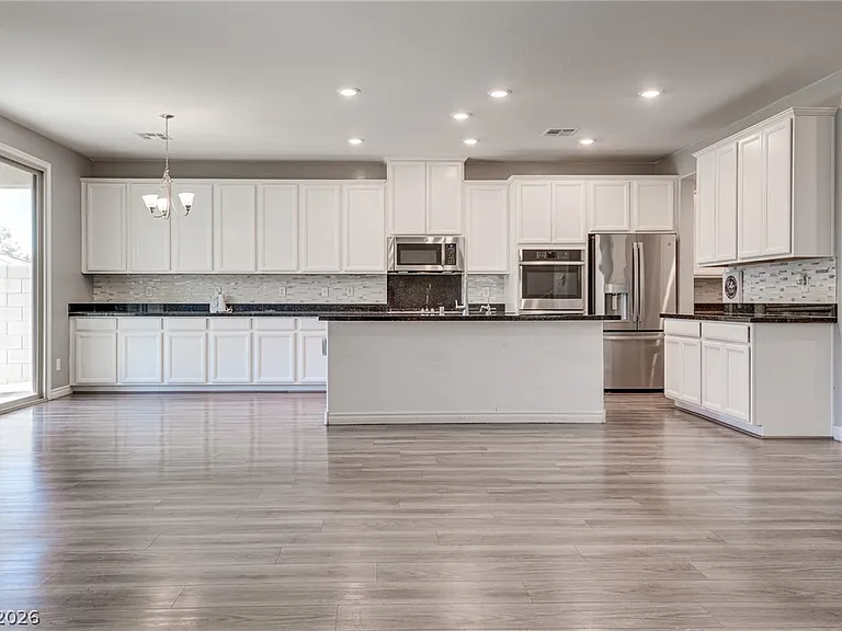 12321 Silvana St — Photo 10