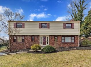 2646 Fairgreen Dr, Pittsburgh, PA 15241