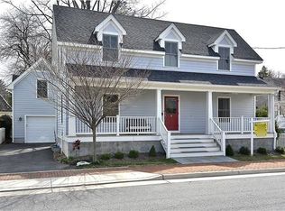 104 Harrison St NE, Leesburg, VA 20176