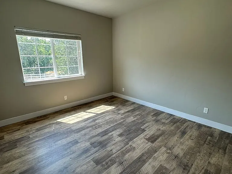 Creekside Oaks Apartments — Photo 36